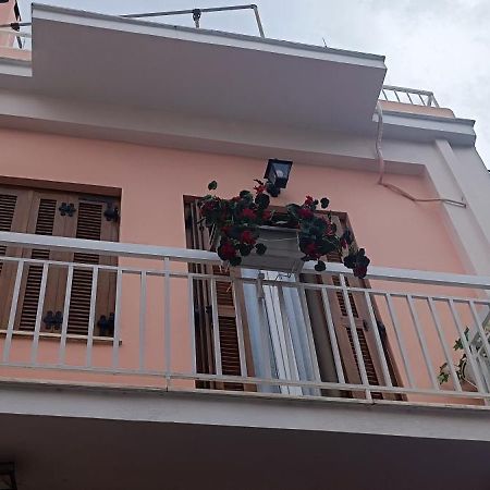 Lefterakis Place Aegina ภายนอก รูปภาพ